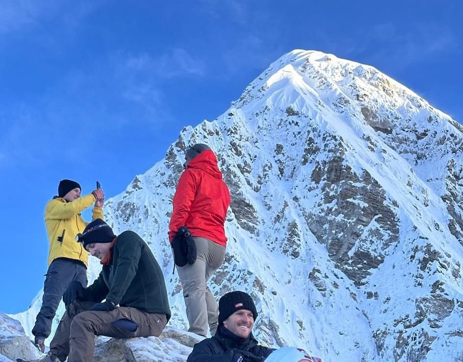 Trekkers Enjoying view from Kalapatthar
