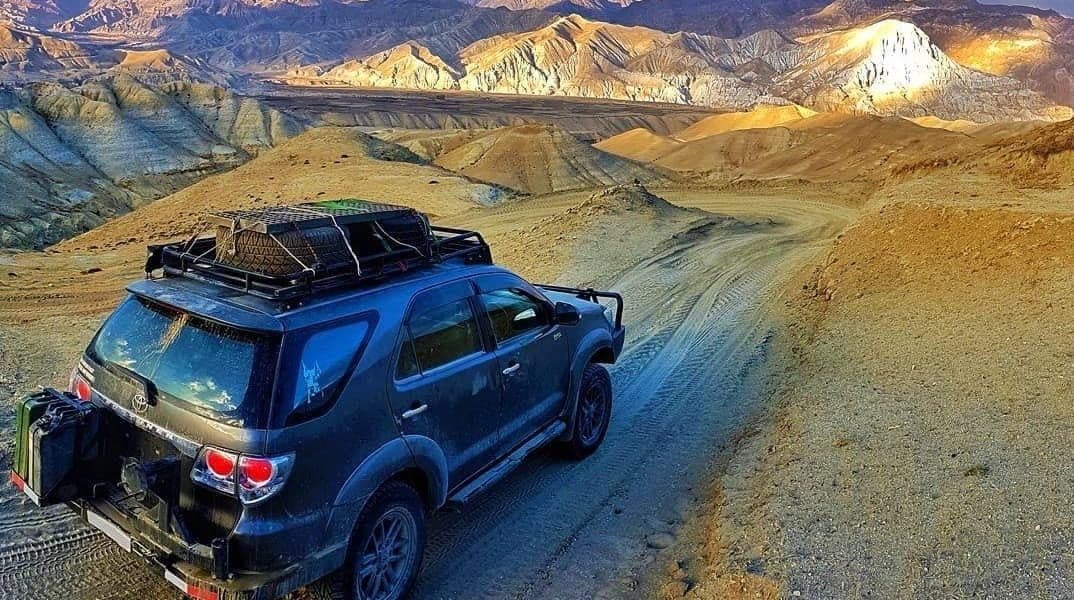 Jeep Heading To Upper Mustang