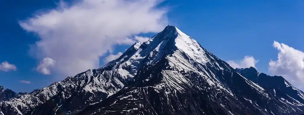Indian Climber’s body found in the mountains after 2 months at 5300 Meters