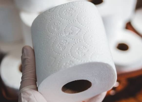 How are Toilets and Showers along the Everest Base Camp Route?